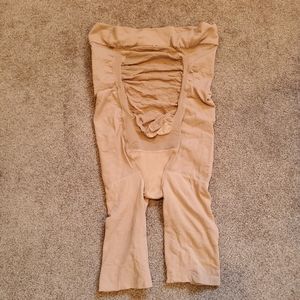 Spanx Maternity Short Nude color  sz B